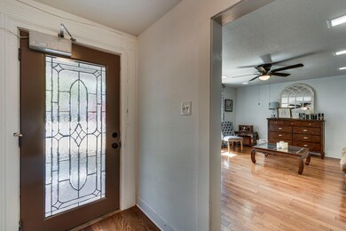 210 N Pendell Ave, Cleburne, TX 76033 - photo 4