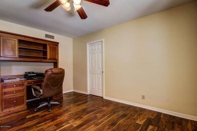 Office Den-2