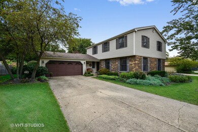 1657 Apache Dr, Naperville, IL 60563 - photo 4