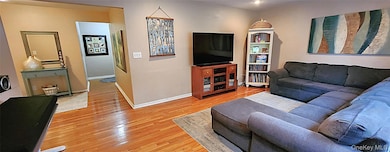 54 Lawrence Dr unit D, White Plains, NY 10603 - photo 6