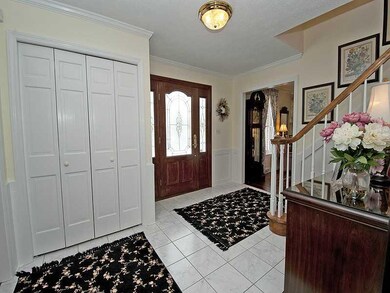 Entry/Foyer.