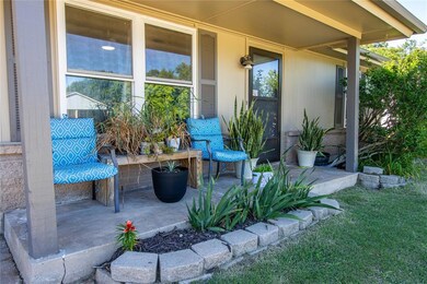 1601 NE 5th St, Moore, OK 73160 - photo 7