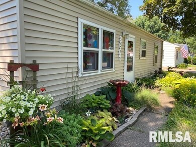 2607 W 71st St, Davenport, IA 52806 - photo 2
