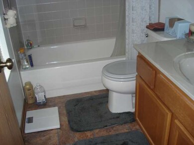 1904 Scott Cir, Carpentersville, IL 60110 - photo 7