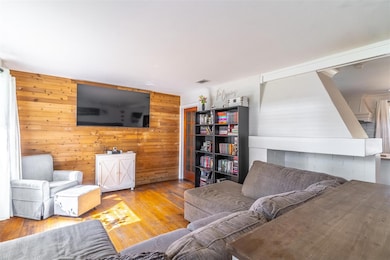 1237 W Voorhis Ave, Deland, FL 32720 - photo 6