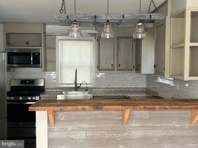 99 Pine St, Beverly, NJ 08010 - photo 5