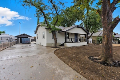 2842 B St, Selma, CA 93662 - photo 2