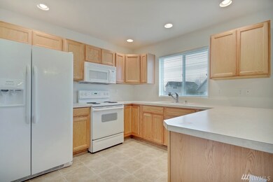 9915 Greenleaf Loop SE, Yelm, WA 98597 - photo 5