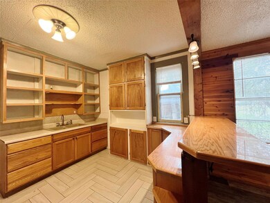 1502 Clear Lake Rd, Weatherford, TX 76086 - photo 4