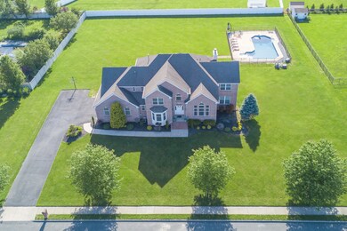 484MatthewsLn-38
