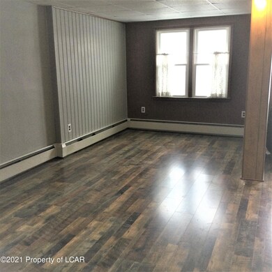 143 E Sherman St, McAdoo, PA 18237 - photo 2