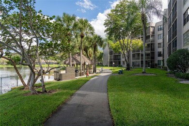 1101 Colony Point Cir unit 220, Pembroke Pines, FL 33026 - photo 4