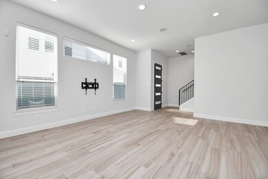 502 W Donovan St unit J, Houston, TX 77091 - photo 5