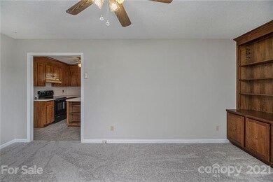 110 Lois Ct, Statesville, NC 28625 - photo 4