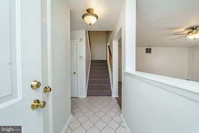 28 Wyndmoor Dr, Hightstown, NJ 08520 - photo 2