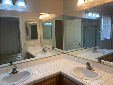 12566 Elmcroft Ln, Victorville, CA 92395 - photo 6