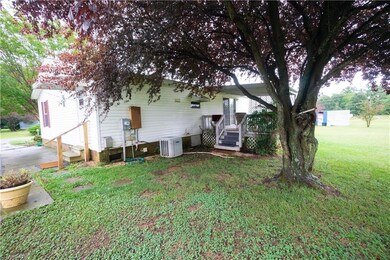 112 Bentbrook Rd, Statesville, NC 28677 - photo 3