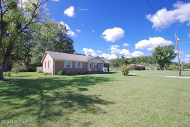 79 Eighth St., Maysville NC