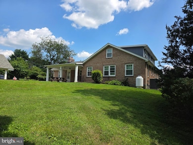 139 Mattson Rd, Garnet Valley, PA 19060 - photo 2