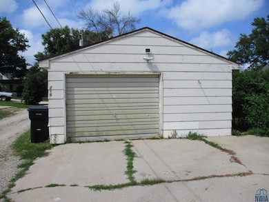 215 S 8th St, Cherokee, IA 51012 - photo 5