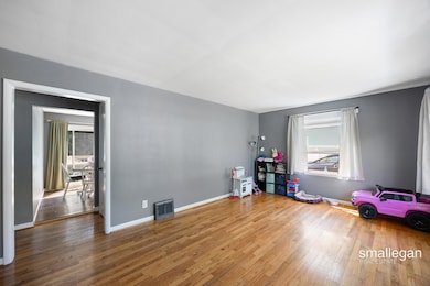 1059 W Summit Ave, Muskegon, MI 49441 - photo 4