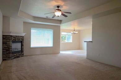 331 N Deanjou Ave, Eagle Point, OR 97524 - photo 3