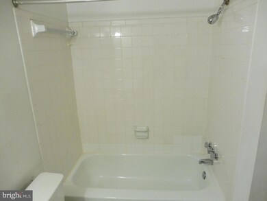 406 Girard St, Gaithersburg, MD 20877 - photo 3