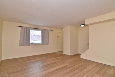 1616 Lee Terrace Dr unit C9, Wickliffe, OH 44092 - photo 5