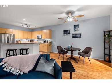 1518 SE Oak St unit 2, Hillsboro, OR 97123 - photo 6