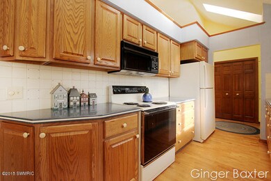 2038 S Terrace Ln NE unit 10, Grand Rapids, MI 49505 - photo 6