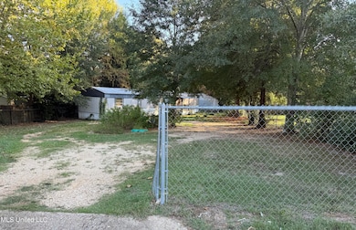 702 2nd St SE, Magee, MS 39111 - photo 4