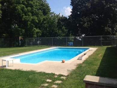 Swimming Pool/Hot Tub/Sauna