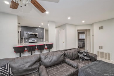 615 Broadway unit 68, Amityville, NY 11701 - photo 3