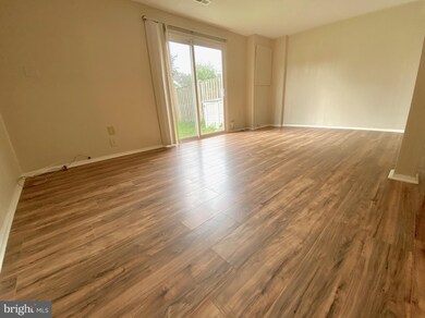 12500 Willow Spring Cir, Germantown, MD 20874 - photo 7