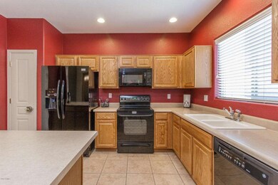 4) KITCHEN