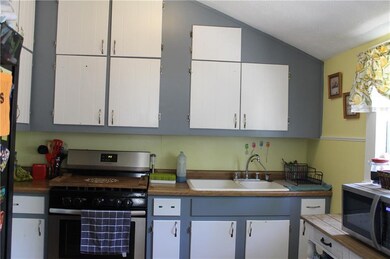 1066 W Center St, Fountaintown, IN 46130 - photo 7