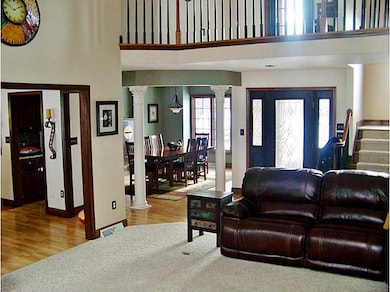 Entry/Foyer.