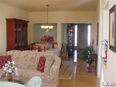 5027 Valley Stream Ln unit 80, Macungie, PA 18062 - photo 6