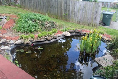 2317 Emerywood Rd, Greensboro, NC 27403 - photo 7