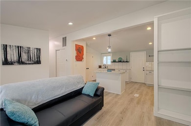 507 N Geronimo Dr, Independence, MO 64056 - photo 3