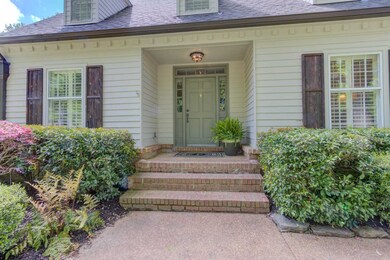 A Smiling Porch to Welcome Everyone! 30-Yr Archite