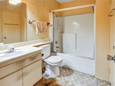 2710 W Segerstrom Ave unit D, Santa Ana, CA 92704 - photo 7