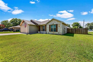 301 Texas St, Pottsboro, TX 75076 - photo 2
