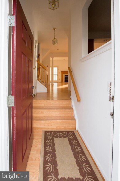 2015 Madrillon Springs Ct, Vienna, VA 22182 - photo 2