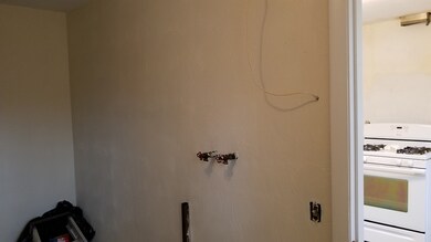 183 Manzella Ct unit 183, Rockland, MA 02370 - photo 7