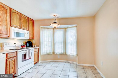 1477 Lowell Ct, Crofton, MD 21114 - photo 6