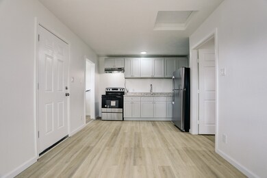 5806 S Highway 35, Alvin, TX 77511 - photo 2