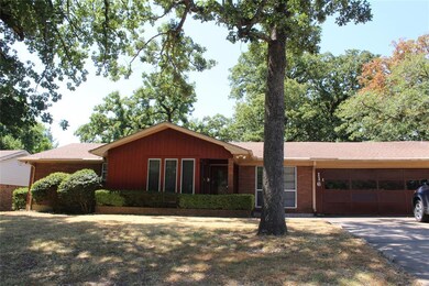 116 E Coffin St, Denison, TX 75021 - photo 2