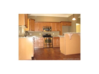 1002 Charlet Ridge Dr, Floyds Knobs, IN 47119 - photo 3