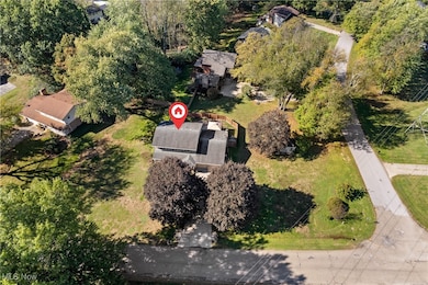 2424 Lyndon Dr, Uniontown, OH 44685 - photo 2